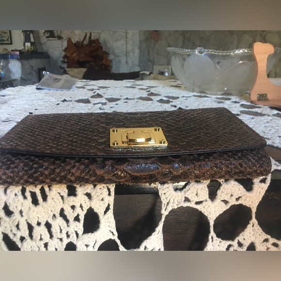 Michael Kors Wallet - Picture 8 of 10